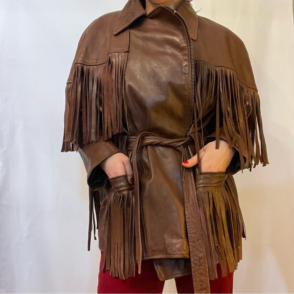 Vintage 80’s brown leather jacket with fringe